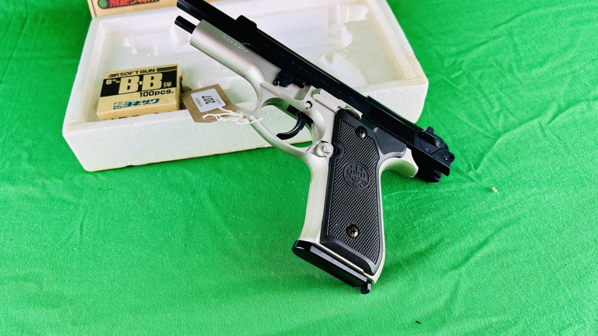 M92F BERETTA 40MM CASTON BB GUN IN ORIGINAL BOX - NO POSTAGE OR PACKING AVAILABLE. - Image 3 of 7
