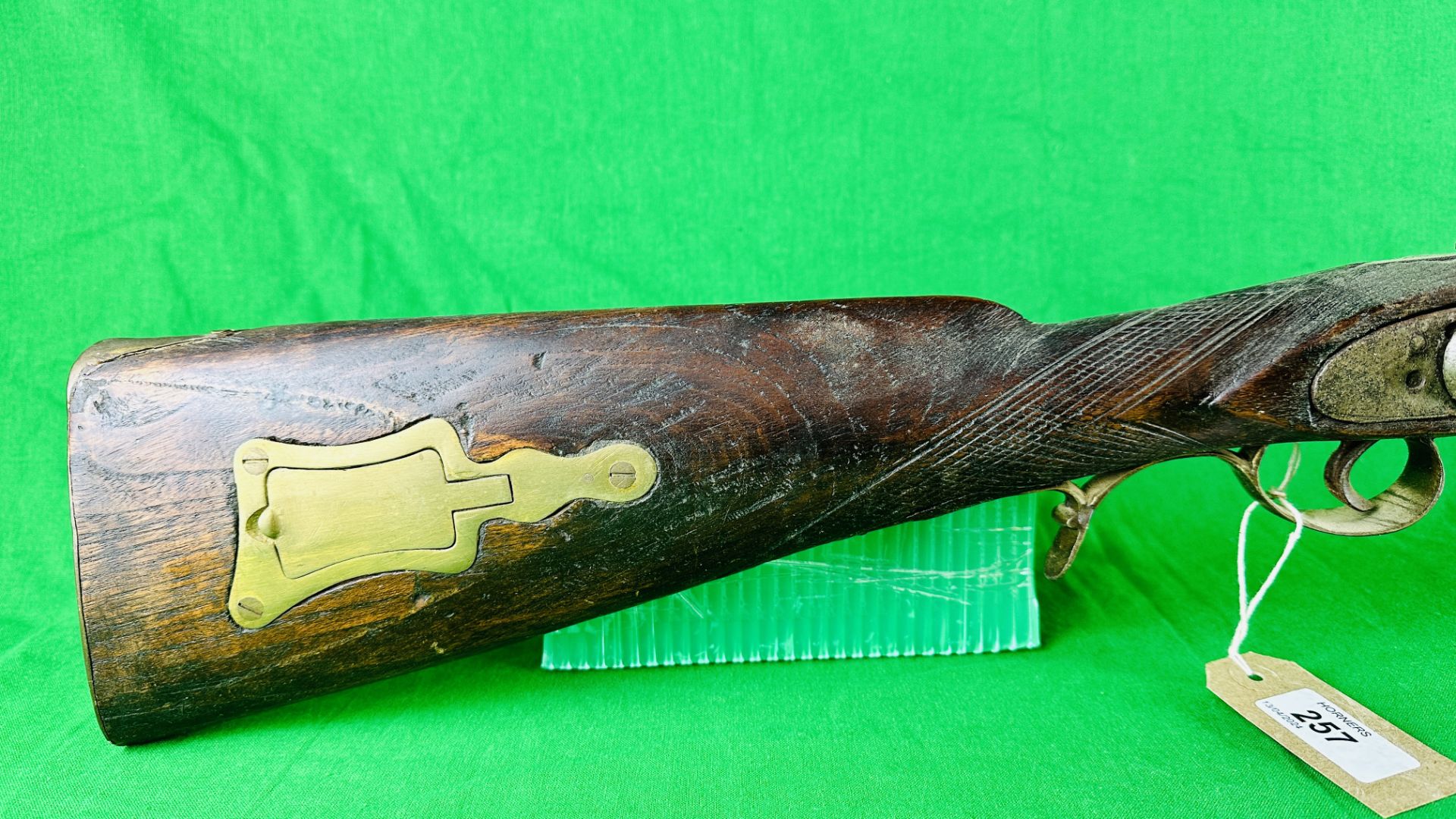 A SINGLE BARREL HAMMER ACTION SHOTGUN MUZZLE LOADING SHOTGUN - NO POSTAGE OR PACKING AVAILABLE. - Image 3 of 12