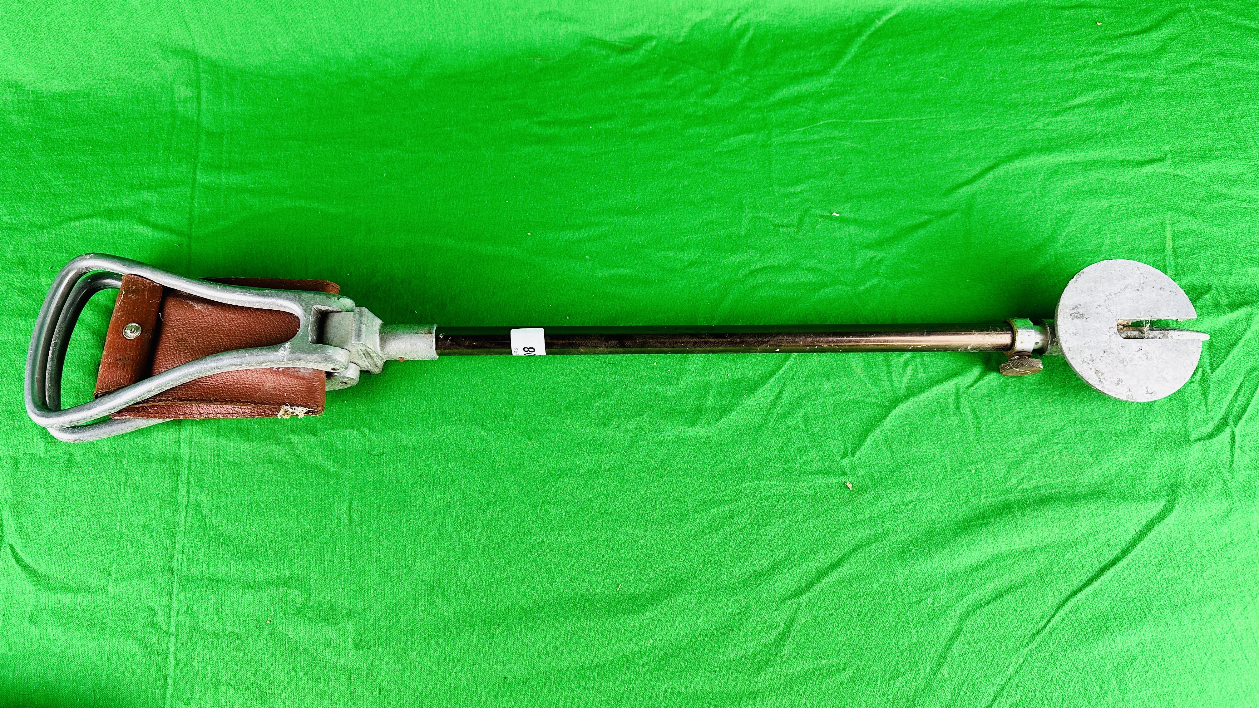 A GAMEBIRD ADJUSTABLE SHOOTING STICK