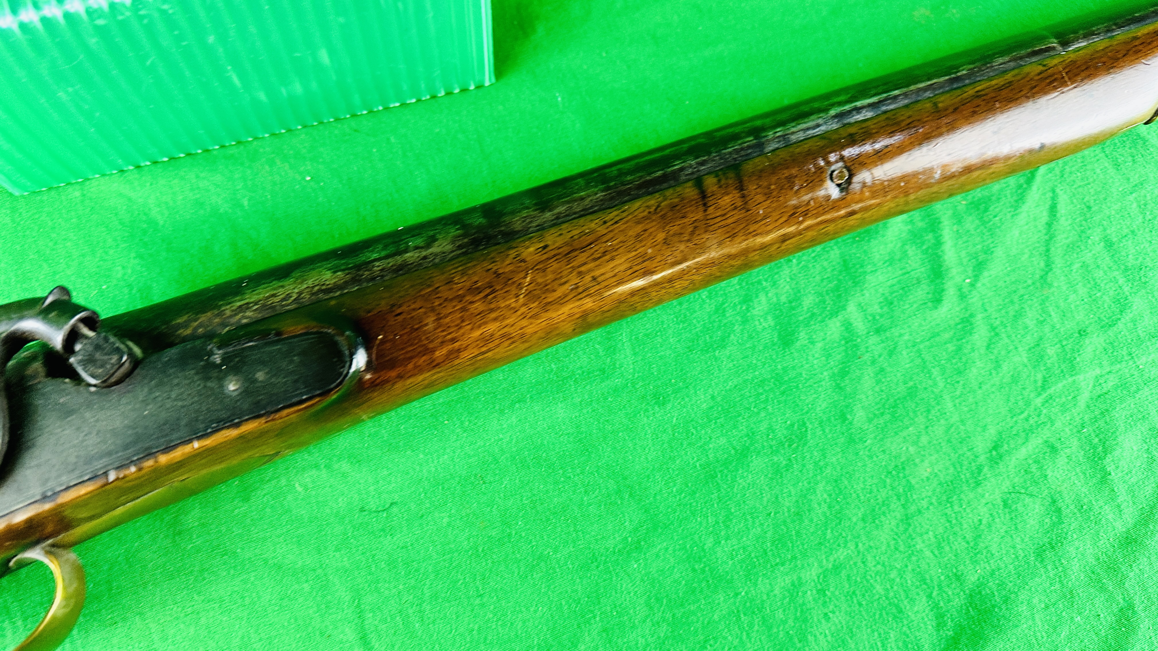 ANTIQUE PERCUSSION CAP MUZZLE LOADING SHOTGUN WITH LOADING ROD -COLLECTORS PIECE, - Image 5 of 18