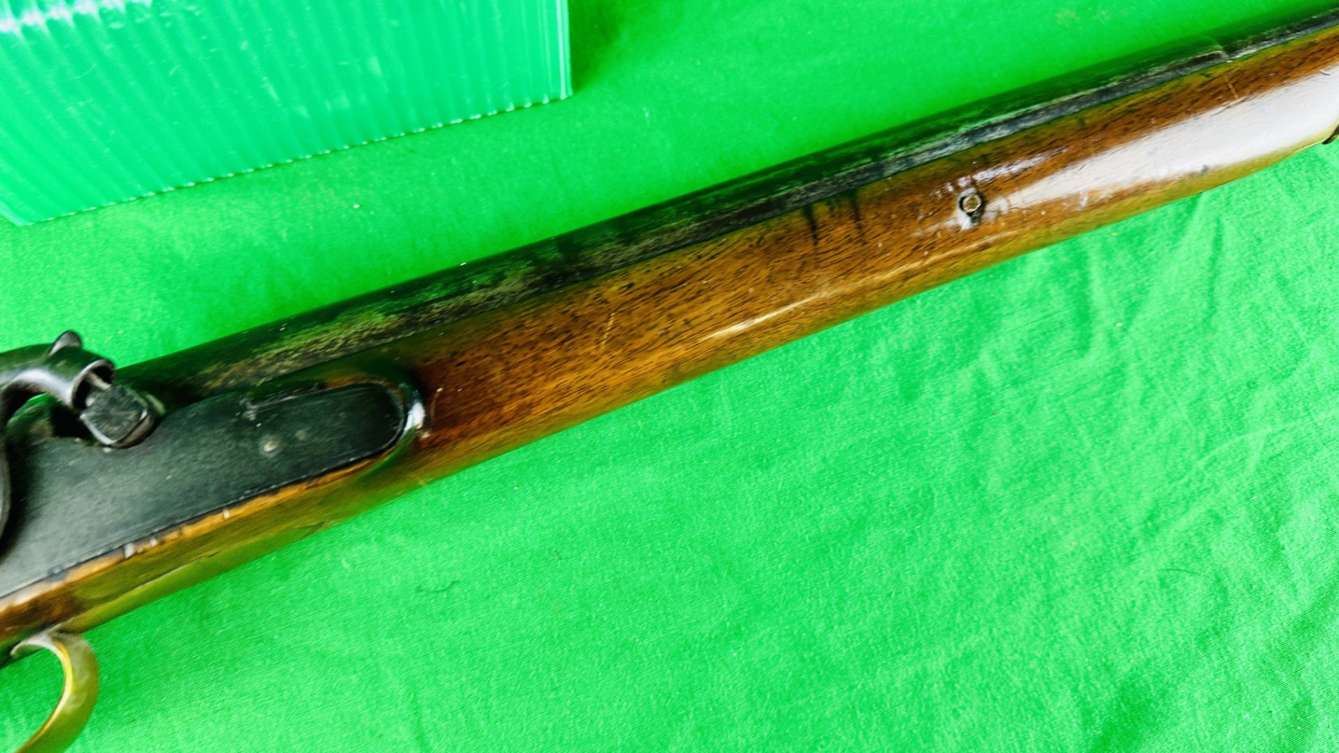 ANTIQUE PERCUSSION CAP MUZZLE LOADING SHOTGUN WITH LOADING ROD -COLLECTORS PIECE, - Image 5 of 18