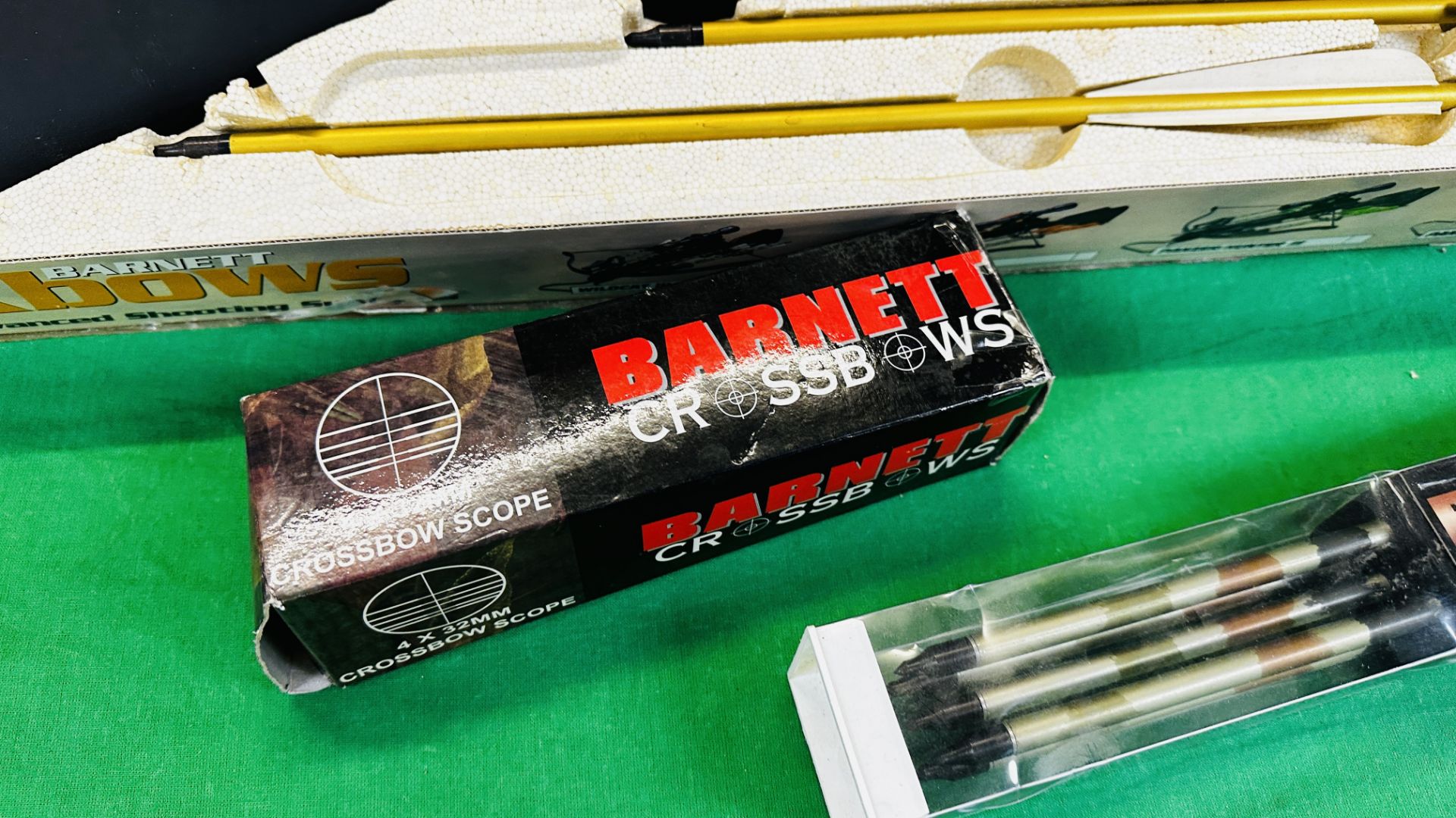 BOXED BARNETT XBOWS CROSSBOW WITH ARROWS AND 4X32 SCOPE - NO POSTAGE OF PACKING AVAILABLE - Bild 7 aus 8