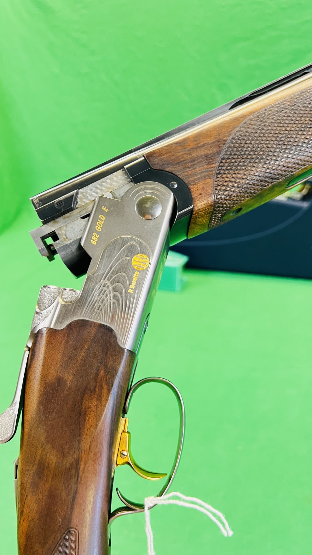 BERETTA 12 BORE OVER AND UNDER SHOTGUN 682 GOLD E, #P0120513, 30" MULTI CHOKE BARRELS, - Image 29 of 38