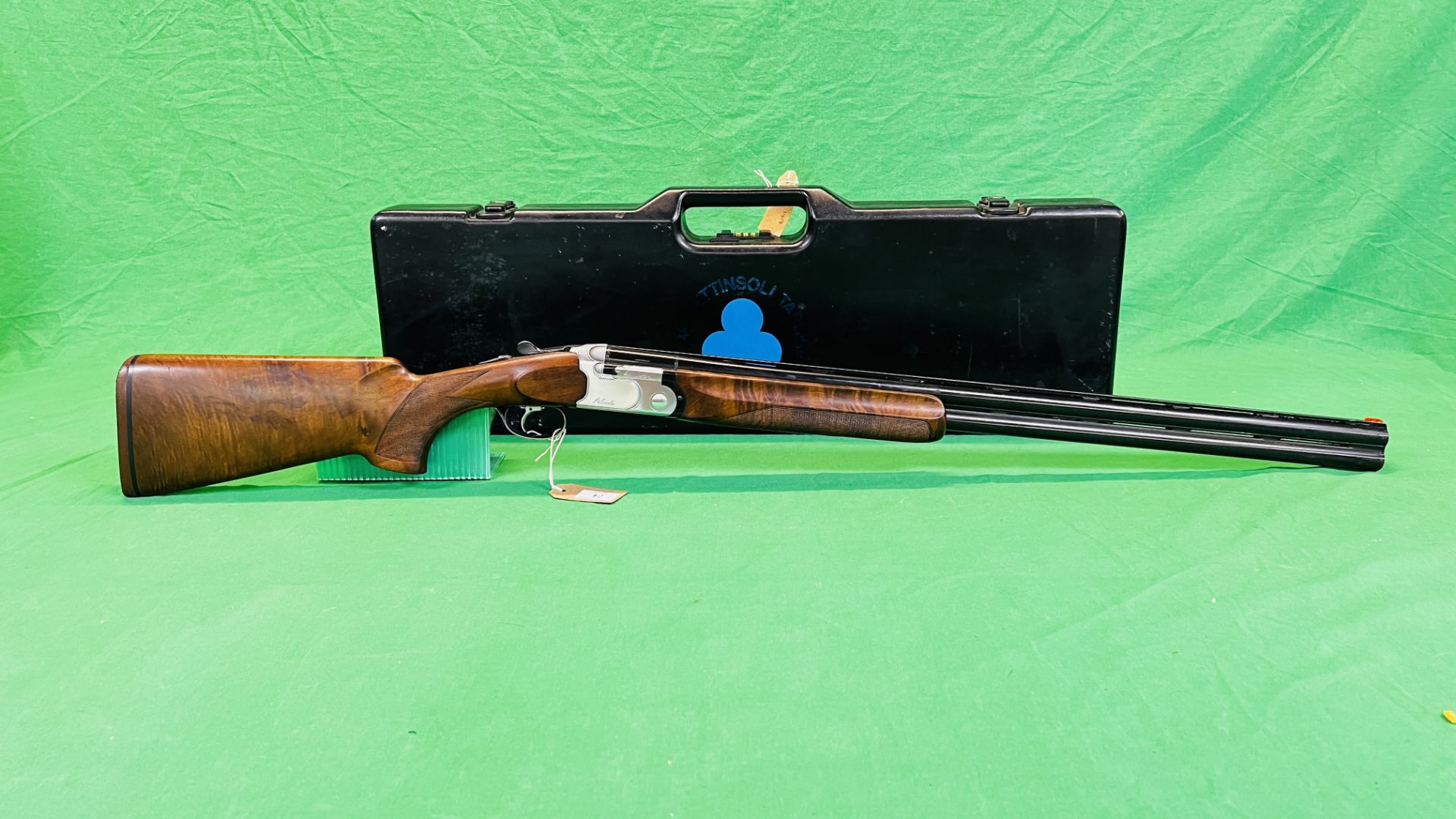 12 BORE BERETTA OVER AND UNDER SHOTGUN #E67165B,