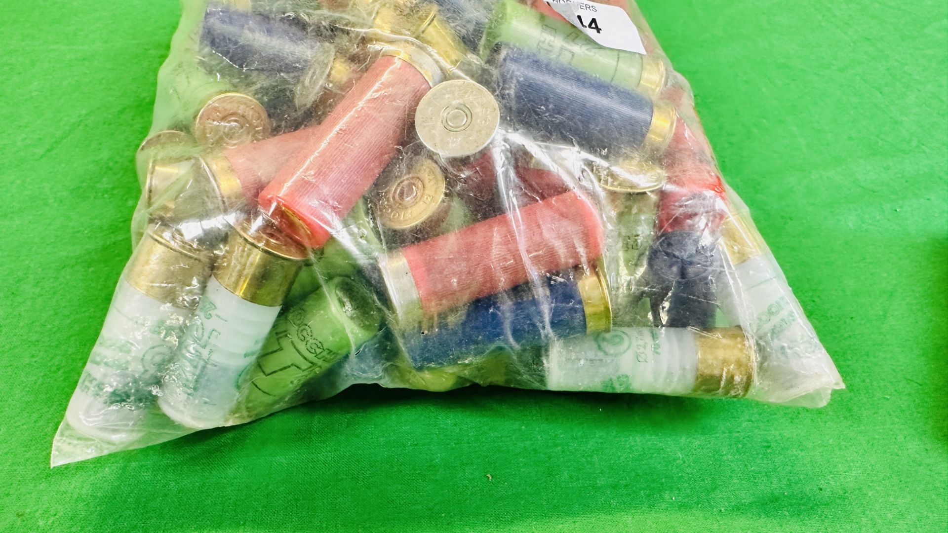125 X 12 GAUGE MIXED CARTRIDGES - (TO BE COLLECTED IN PERSON BY LICENCE HOLDER ONLY - NO POSTAGE - - Bild 2 aus 5