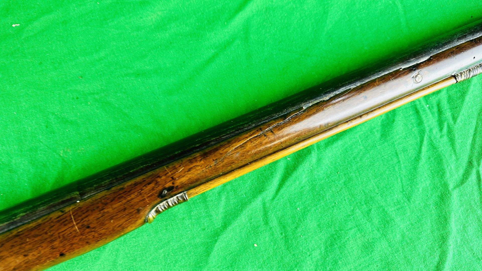 ANTIQUE PERCUSSION CAP MUZZLE LOADING SHOTGUN WITH LOADING ROD -COLLECTORS PIECE, - Image 6 of 18