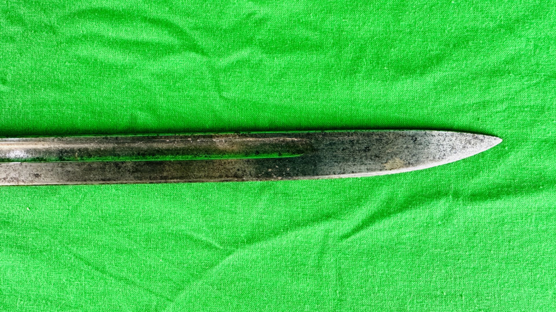 A BRITISH FIRST WORLD WAR 1907 BAYONET MARKED LS SANDERSON, L 55. - Bild 5 aus 13