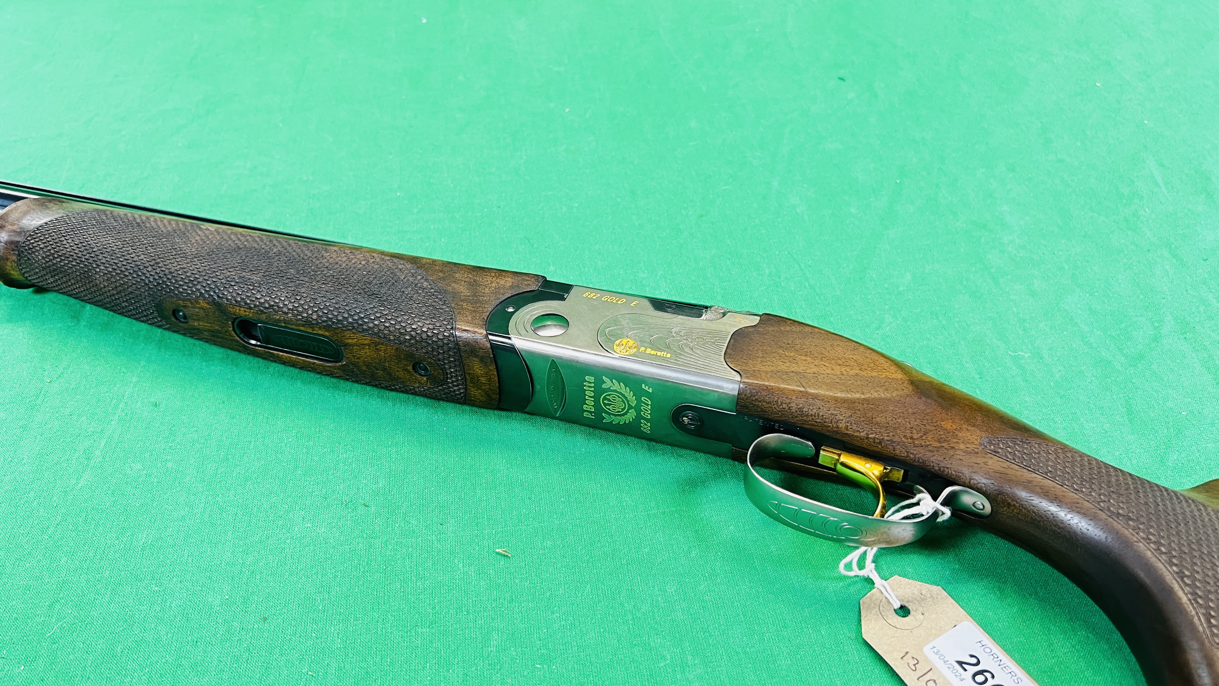 BERETTA 12 BORE OVER AND UNDER SHOTGUN 682 GOLD E, #P0120513, 30" MULTI CHOKE BARRELS, - Image 34 of 38