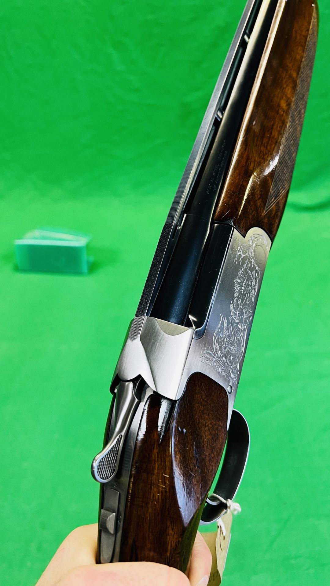 MIROKU 12 BORE OVER AND UNDER SHOTGUN MODEL 3000, #63017PW, 28" MULTI CHOKE BARRELS, - Image 19 of 23