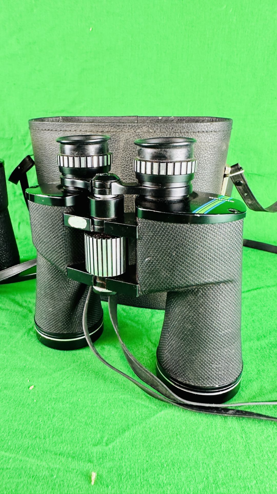 TWO PAIRS OF BINOCULARS INCLUDING CHINON 10X50 FIELD AND CHINON 6X50 - Image 5 of 10
