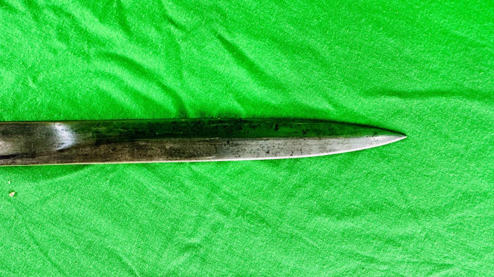 A LATE C19th CONTINENTAL BAYONET STAMPED V.R / S6 C 91 - NO POSTAGE OR PACKING AVAILABLE. - Image 16 of 16