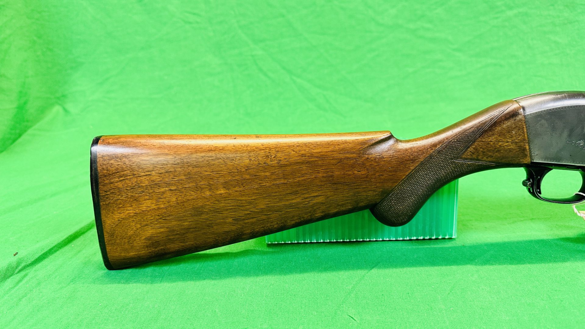 FABRIQUE 12 BORE SELF LOADING TWO SHOT SHOTGUN MODEL "DOUBLE TWO" #C15379 25 INCH BARREL ¼ CHOKE - - Image 3 of 21