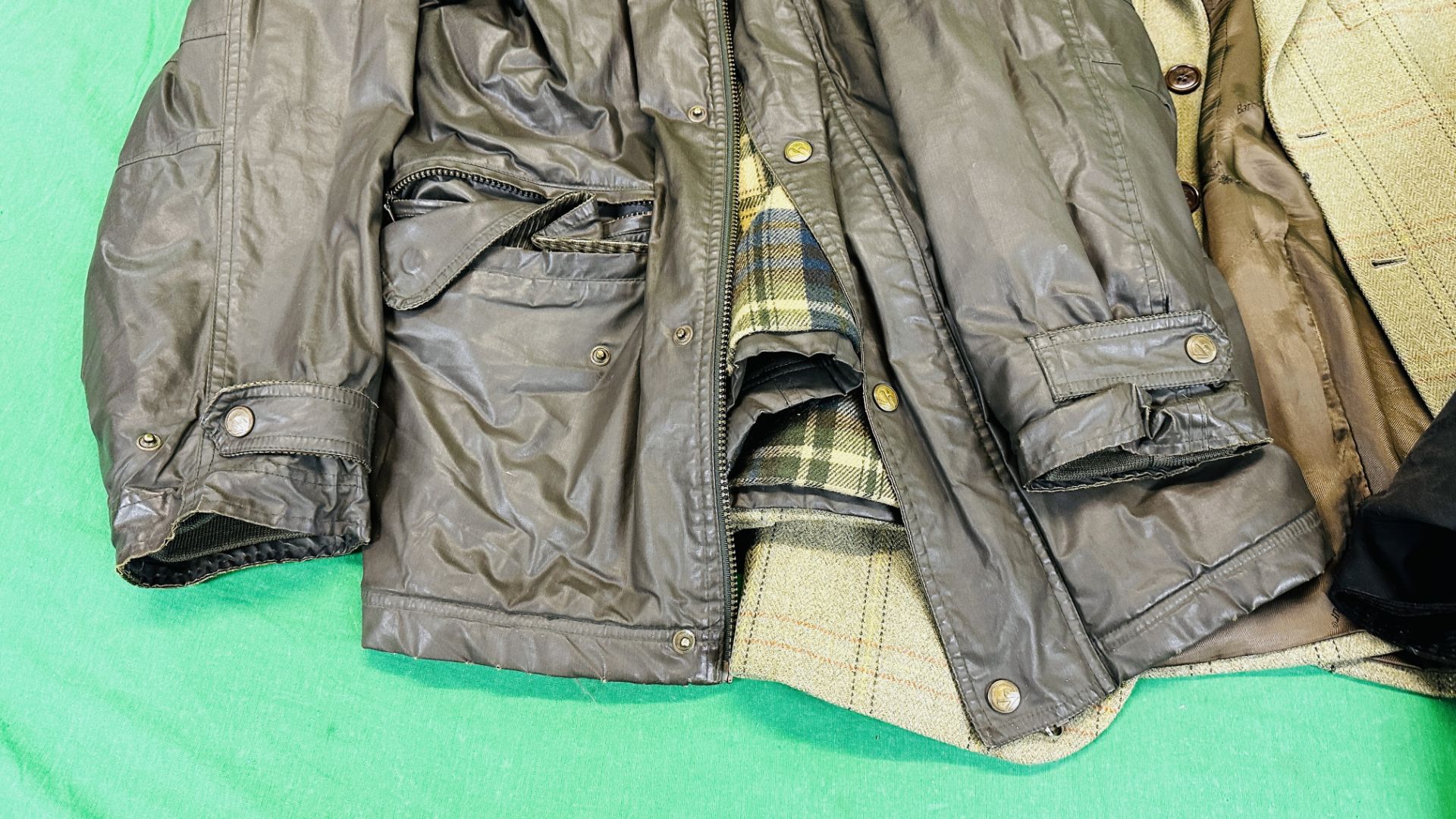 FIVE GENTS JACKETS TO INCLUDE BARBOUR TWEED JACKET, P.G. - Image 11 of 17