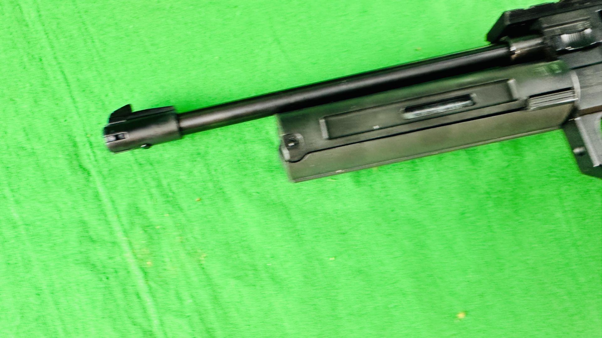 ROHM TWIN MASTER ACTION Co2 AIR PISTOL COMPLETE WITH ONE 8 SHOT MAGAZINE AND A ROHM SILENCER IN - Image 8 of 11