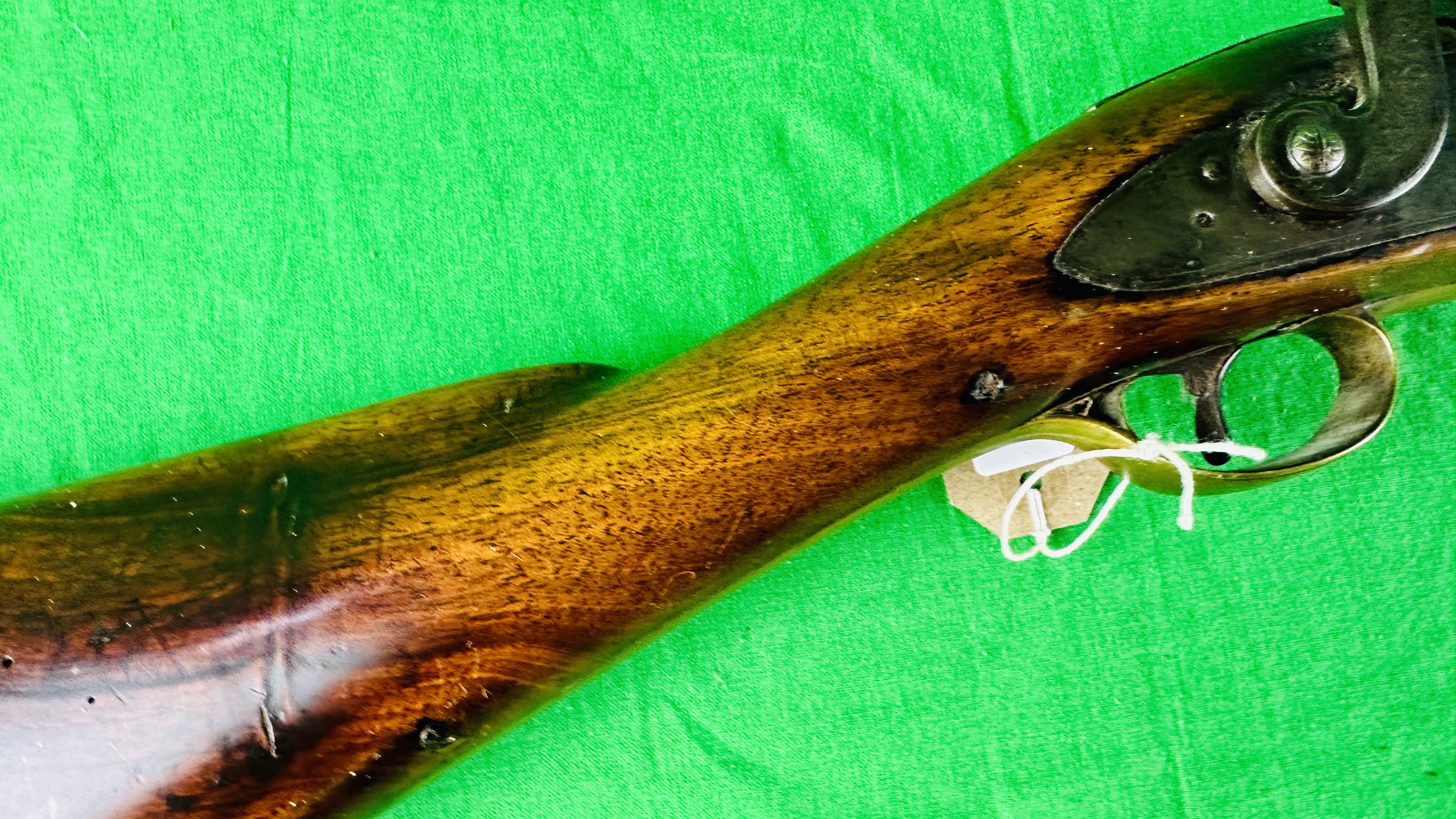 ANTIQUE PERCUSSION CAP MUZZLE LOADING SHOTGUN WITH LOADING ROD -COLLECTORS PIECE, - Image 3 of 18