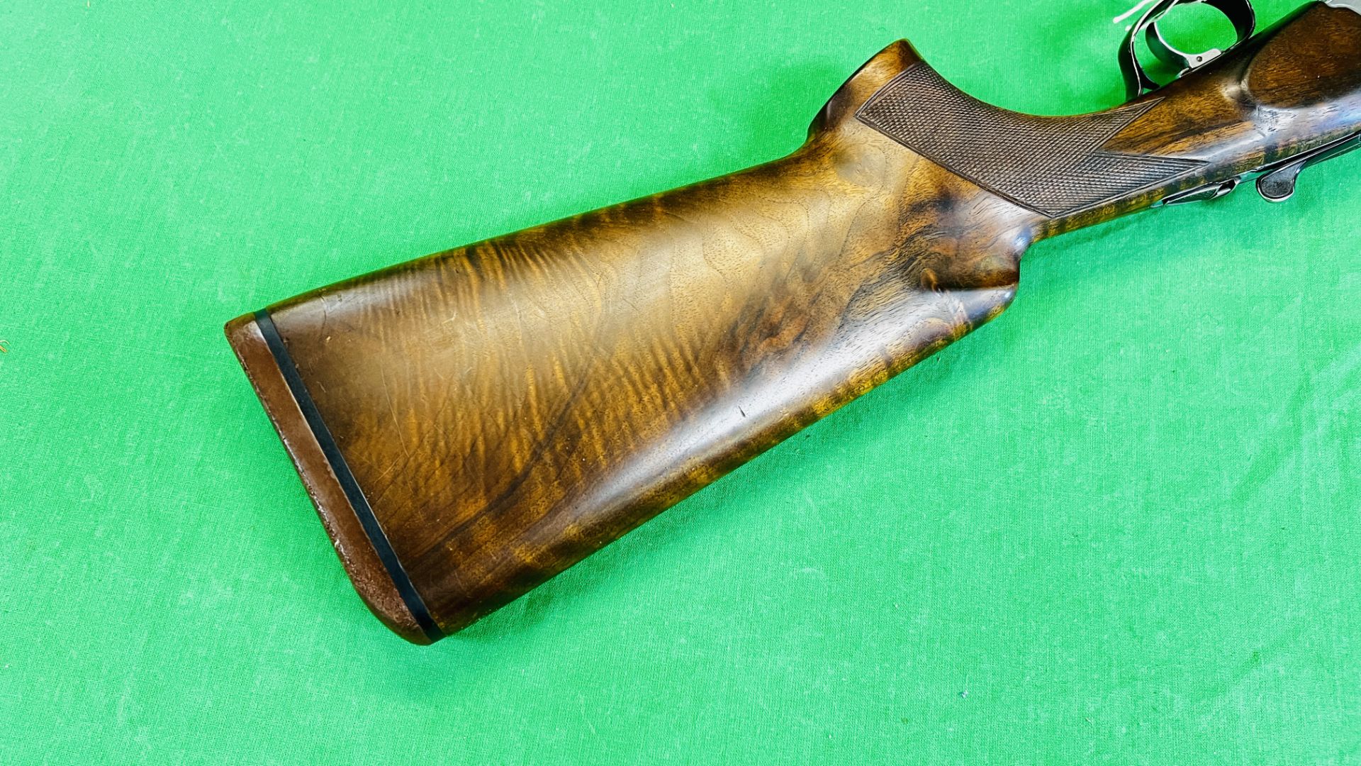 12 BORE BERETTA OVER AND UNDER SHOTGUN #E67165B, - Image 15 of 37