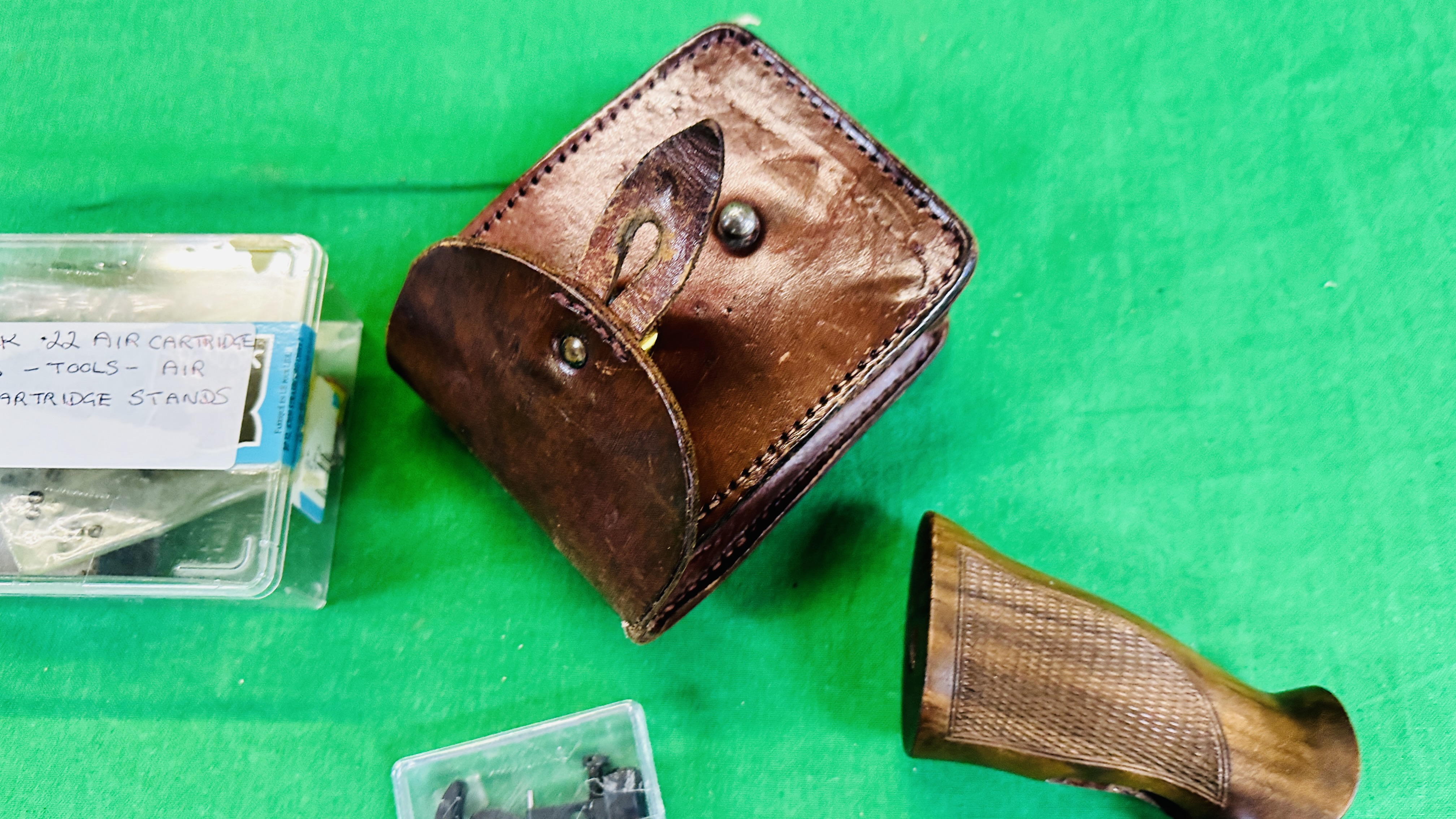 A GROUP OF BROCOCK ITEMS TO INCLUDE PISTOL GRIP, SIGHT, TRIGGER, SEALS, AIR CARTRIDGES, - Image 3 of 10