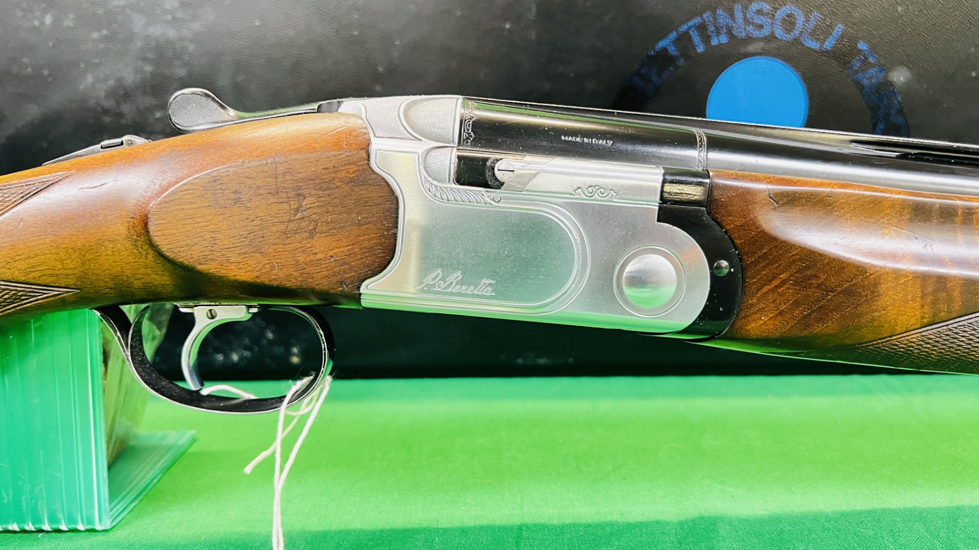 12 BORE BERETTA OVER AND UNDER SHOTGUN #E67165B, - Image 2 of 37