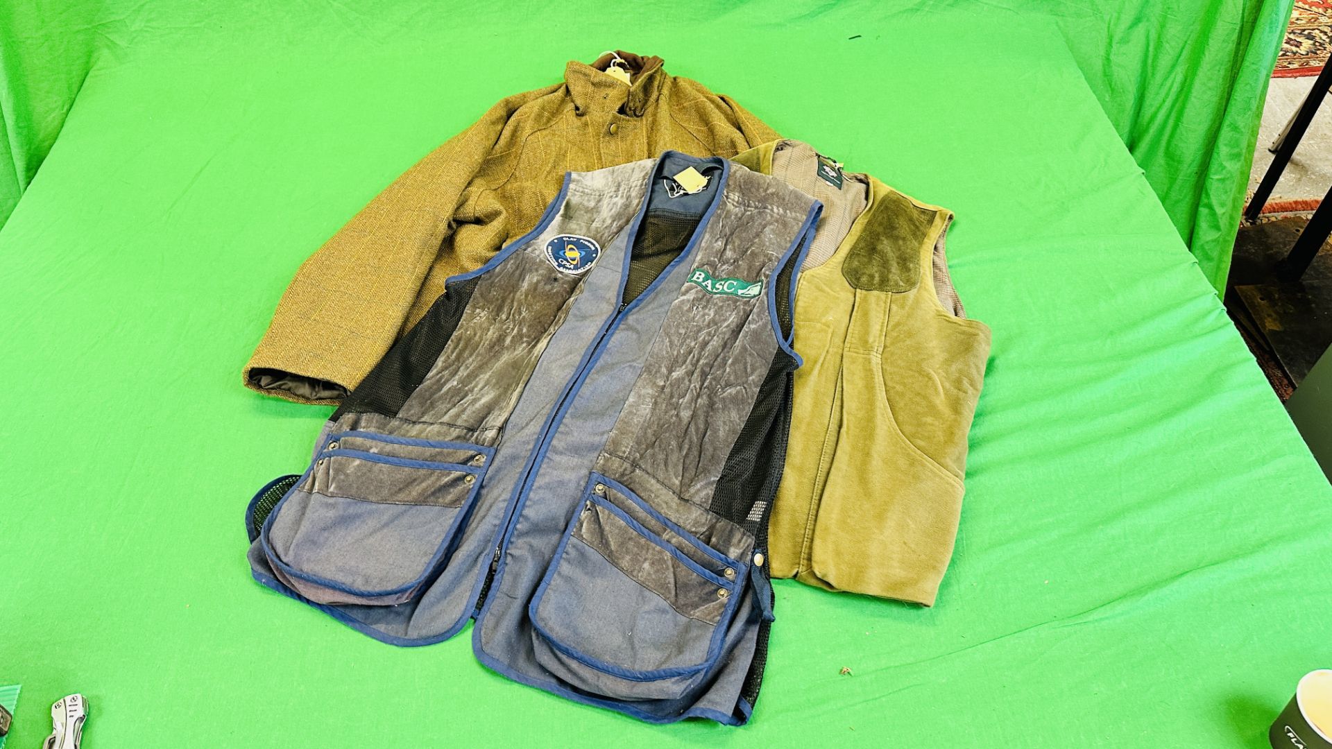 3 PIECES OF SHOOTING CLOTHING TO INCLUDE GRASS ROOTS MOLE SKIN WAISTCOAT,
