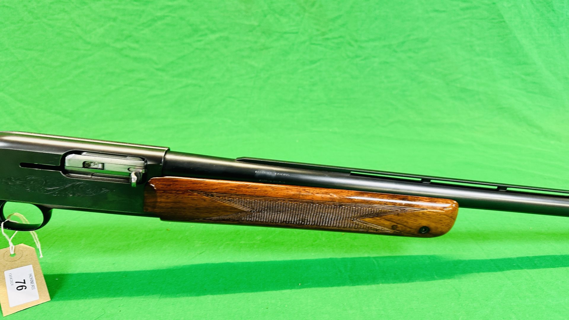 FABRIQUE 12 BORE SELF LOADING TWO SHOT SHOTGUN MODEL "DOUBLE TWO" #C23651 29 INCH BARREL VENTILATED - Image 4 of 15