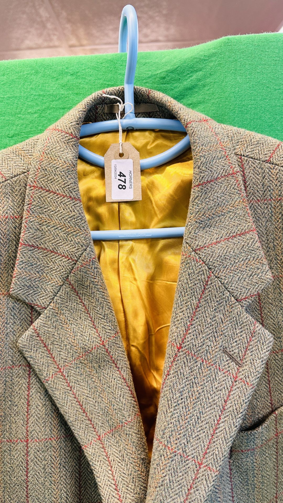 A GENTS RATCATCHER COUNTRY TWEED 100% PURE WOOL JACKET, SIZE 48L. - Bild 5 aus 5