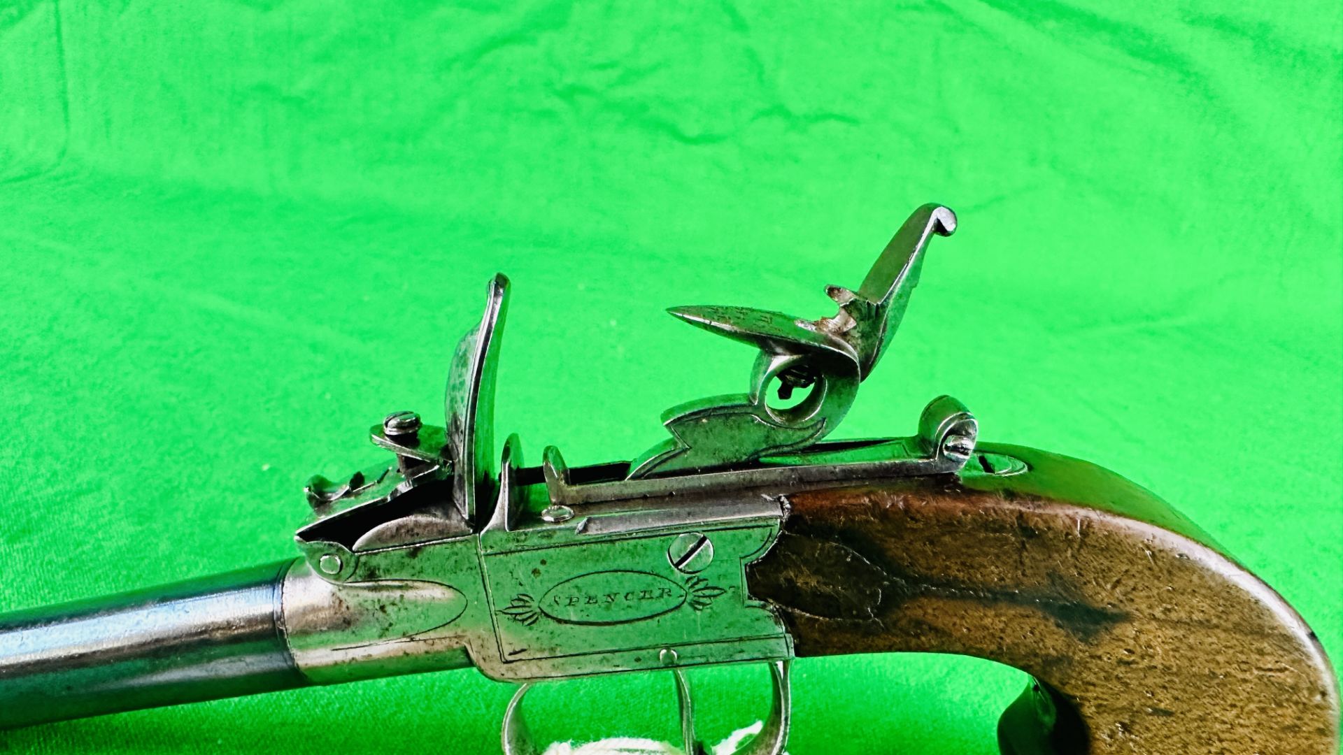 A GOOD QUALITY ENGLISH ANTIQUE SPENCER OF LONDON FLINTLOCK PISTOL WITH DETACHABLE BARREL, - Image 13 of 13