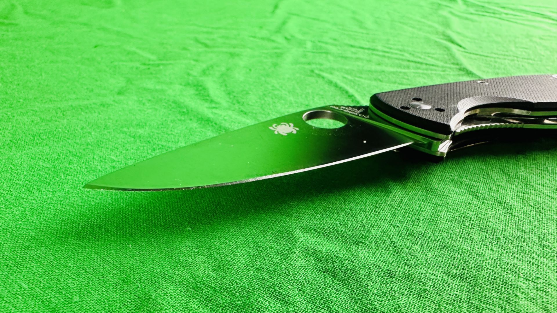 SPYDERCO TENACIOUS C122GP FOLDING POCKET LOCK KNIFE - NO POSTAGE OR PACKING AVAILABLE - Image 4 of 7