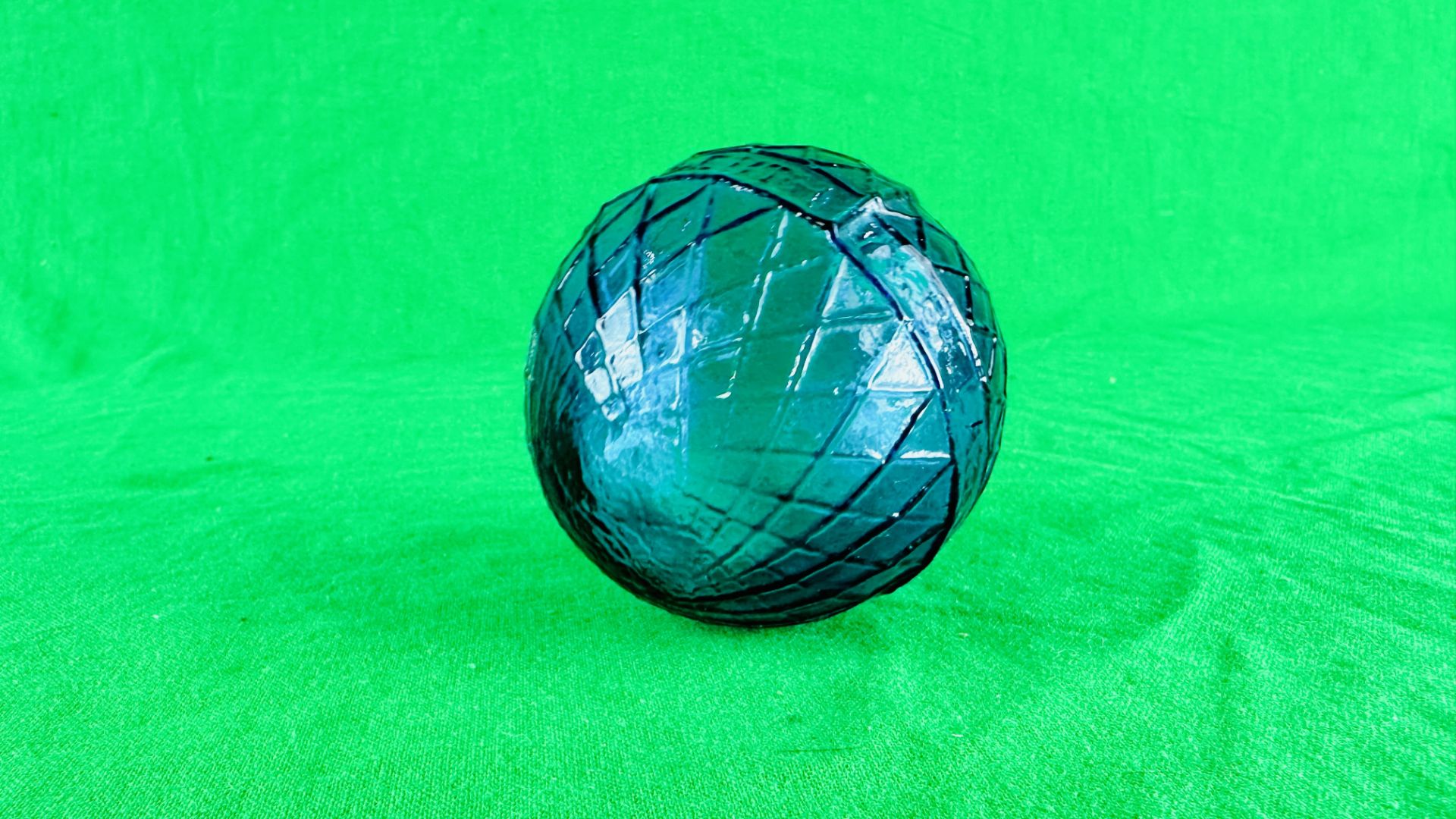 AN ANTIQUE GLASS TARGET BALL - N.B. - Bild 5 aus 9