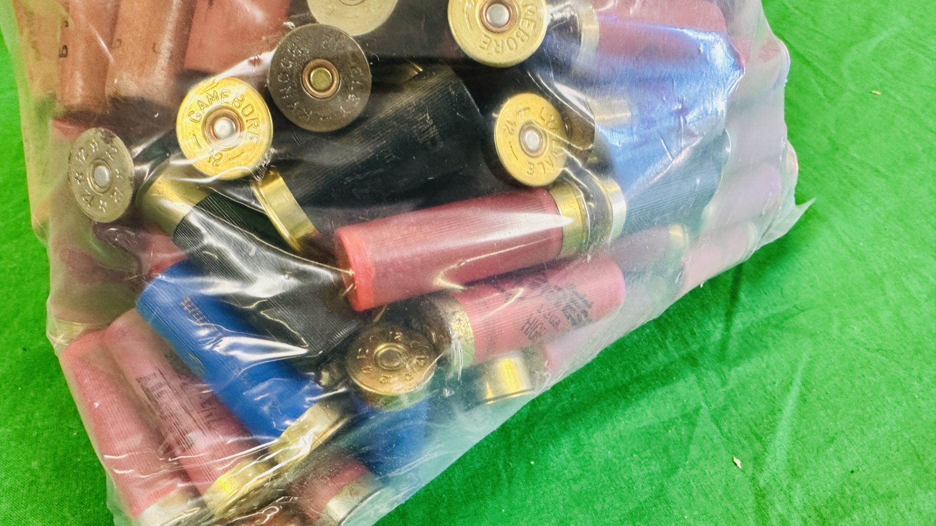 250 X MIXED 12 GAUGE CARTRIDGES - (TO BE COLLECTED IN PERSON BY LICENCE HOLDER ONLY - NO POSTAGE - - Bild 4 aus 7
