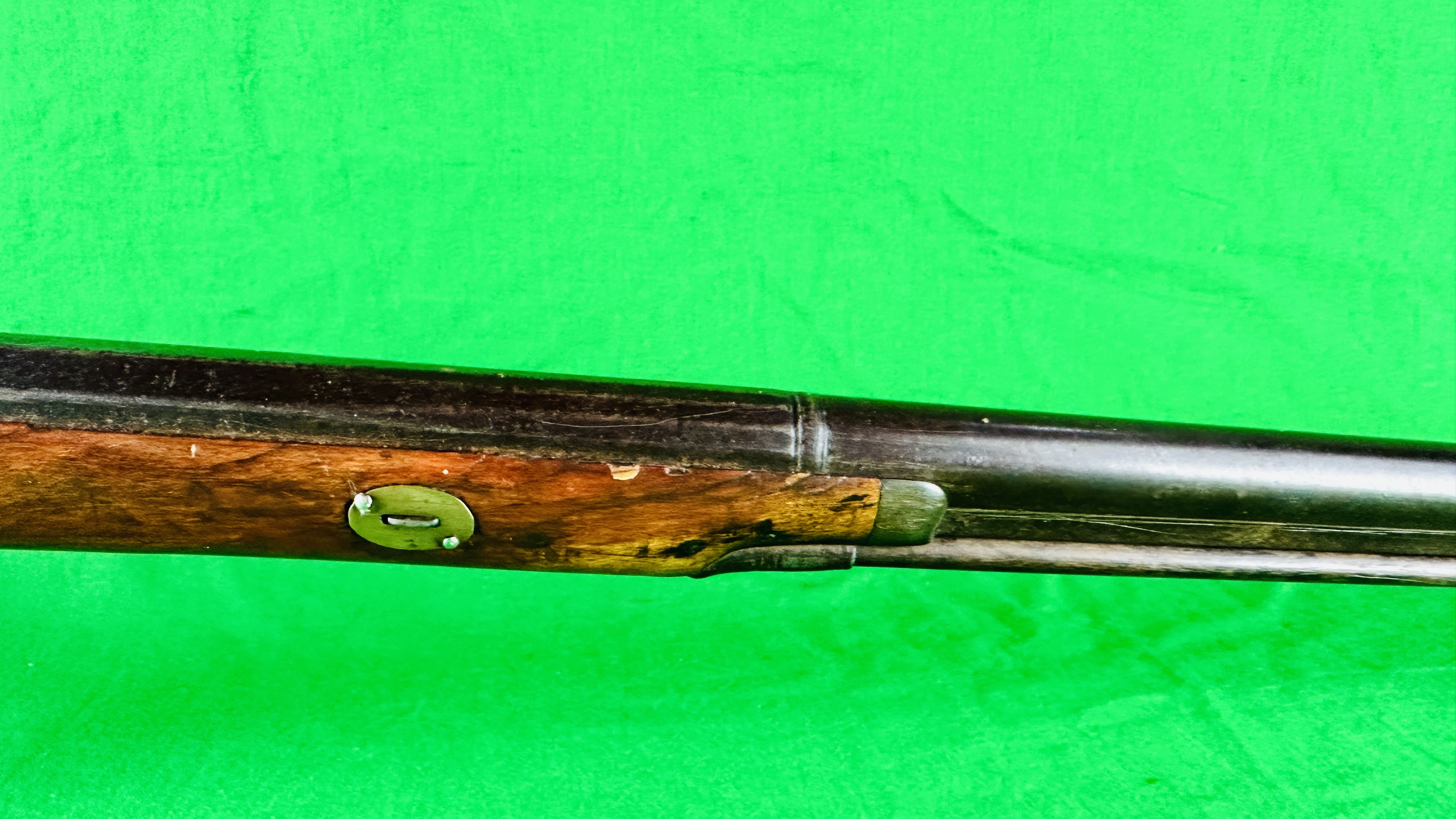 ANTIQUE NEWARK PERCUSSION MUZZLE LOADING RIFLE WITH LOADING ROD, - Image 9 of 18