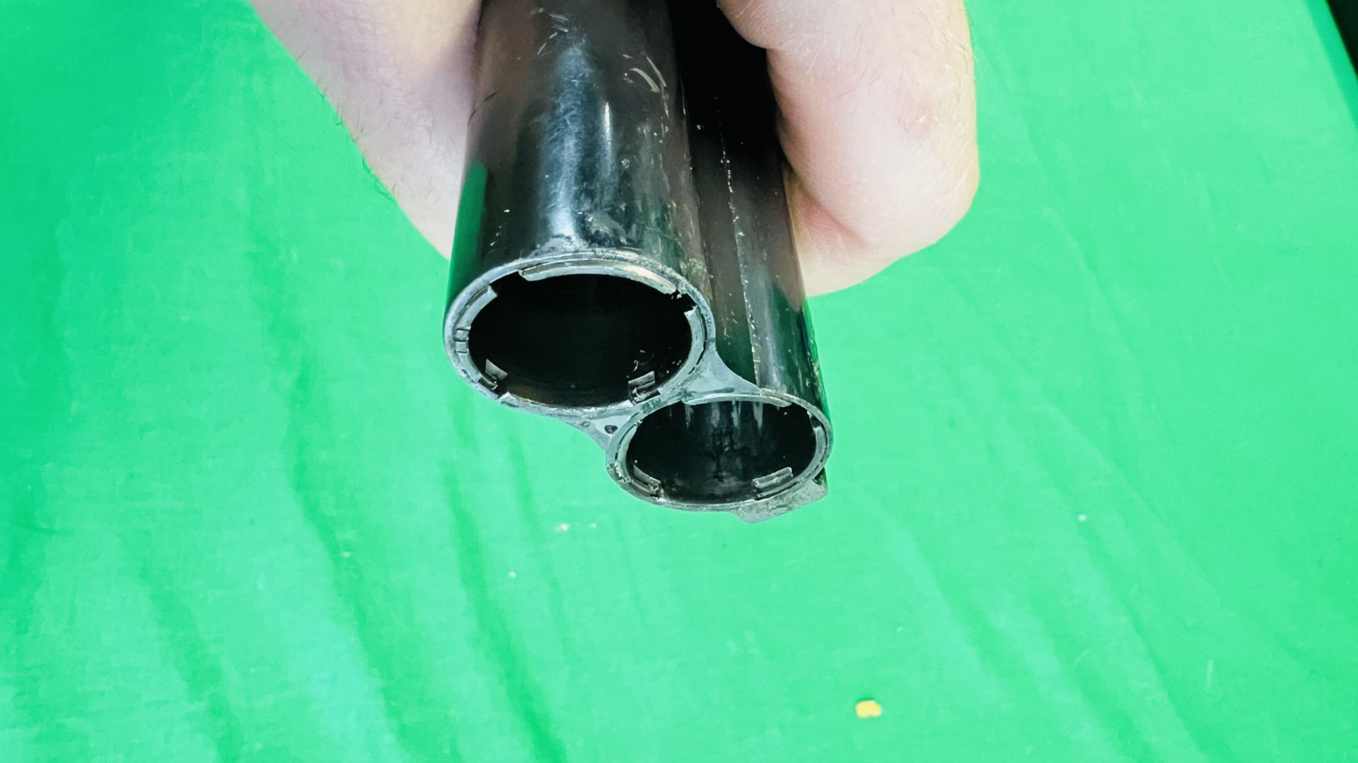 12 BORE BERETTA OVER AND UNDER SHOTGUN #E67165B, - Image 30 of 37