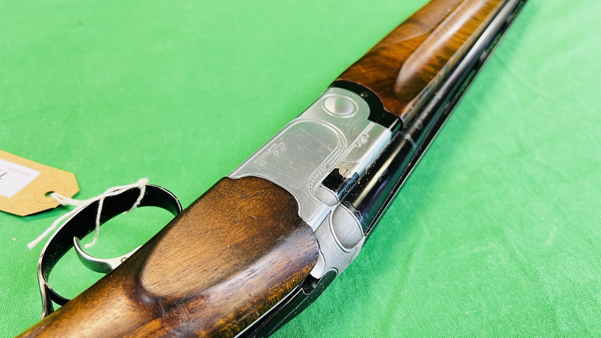 12 BORE BERETTA OVER AND UNDER SHOTGUN #E67165B, - Image 14 of 37