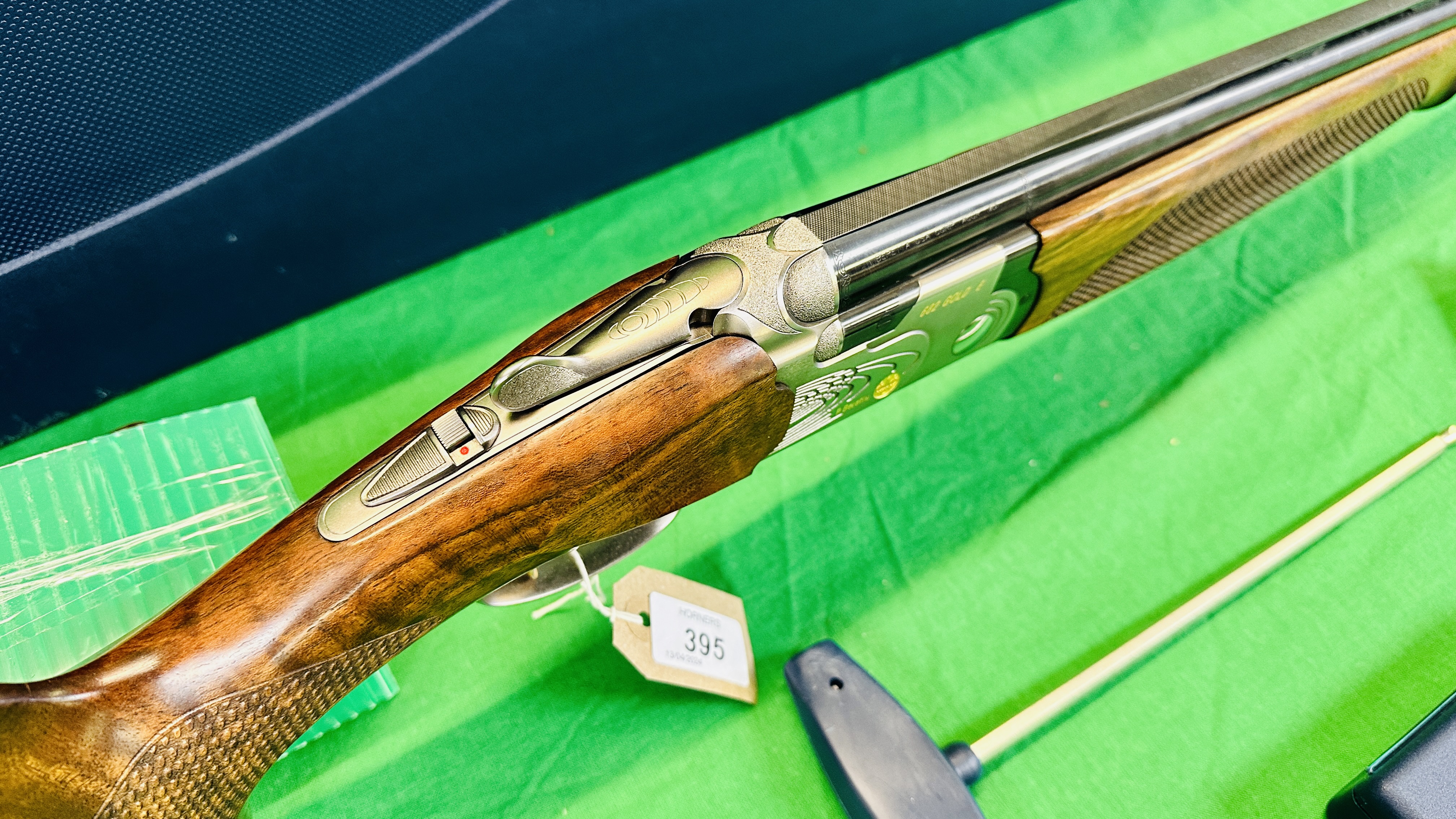 BERETTA 12 BORE OVER AND UNDER SHOTGUN, MODEL 682 GOLD E, - Image 9 of 35