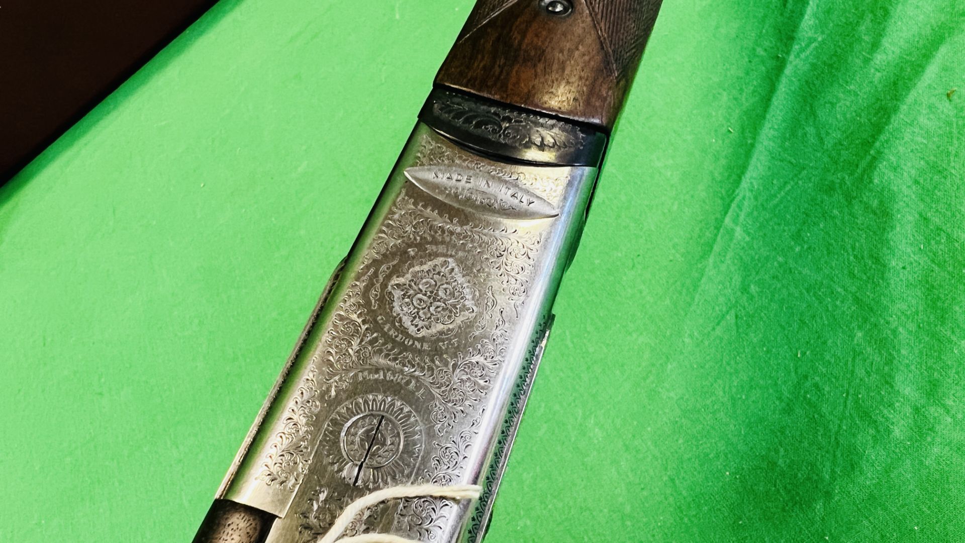 BERETTA 12 BORE OVER AND UNDER SHOTGUN #D48461B, 28" FIXED CHOKE BARRELS, ENGRAVED SIDE PLATE, - Image 20 of 36