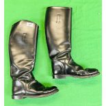 A PAIR OF KUDU BLACK LEATHER RIDING BOOTS, SIZE 6½ WIDE FITTING.