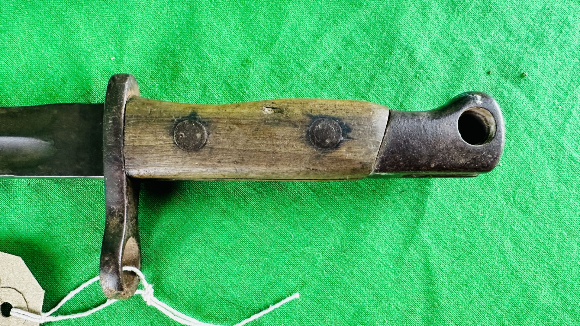 WWI SIMPSON & CO BAYONET WITH SCABBARD AND LEATHER FROG - NO POSTAGE OR PACKING AVAILABLE. - Image 2 of 14