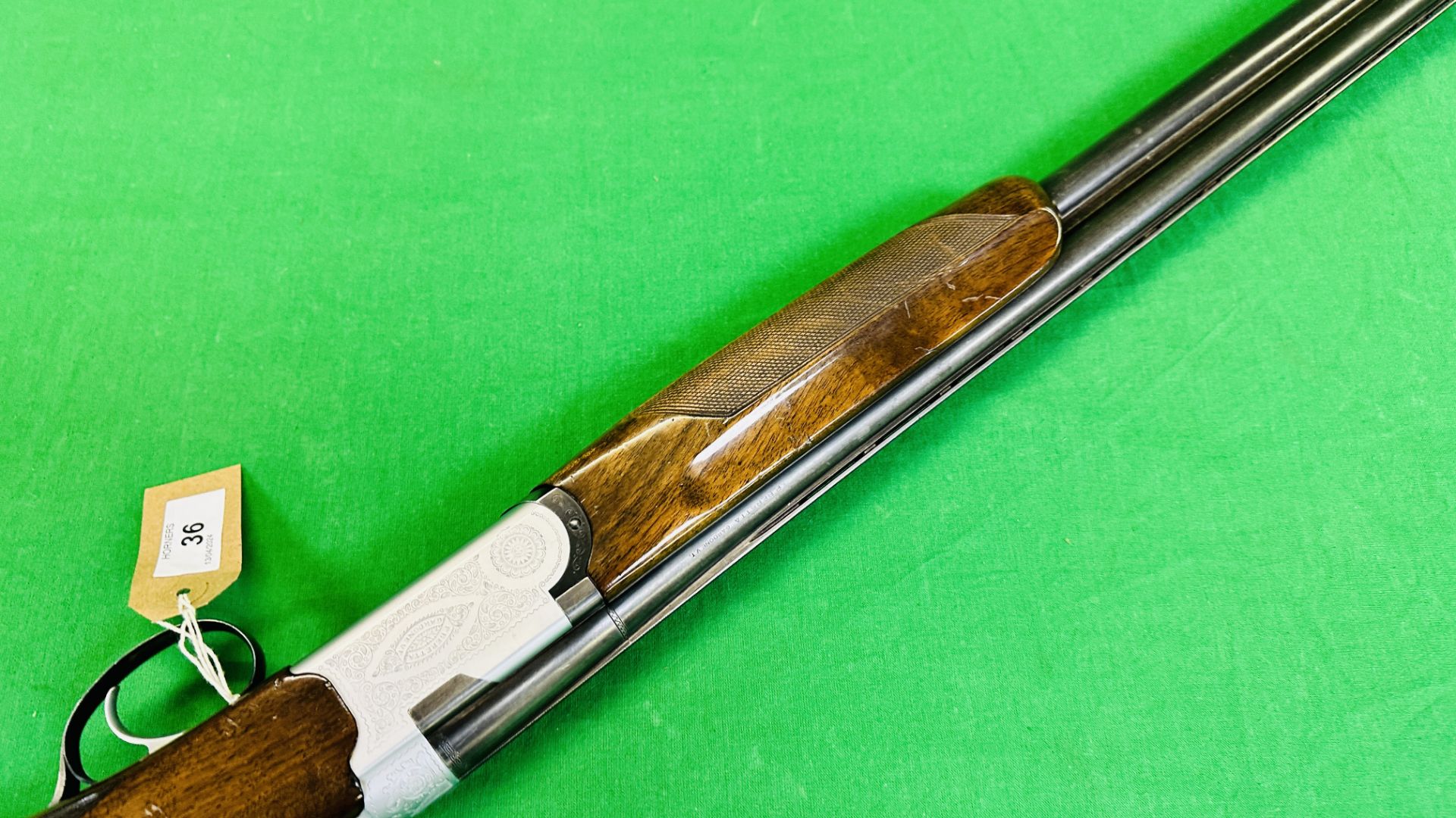 BERETTA 12 GAUGE OVER AND UNDER SHOTGUN #B270195B, MODEL S56E, 28" BARRELS, - Bild 10 aus 16