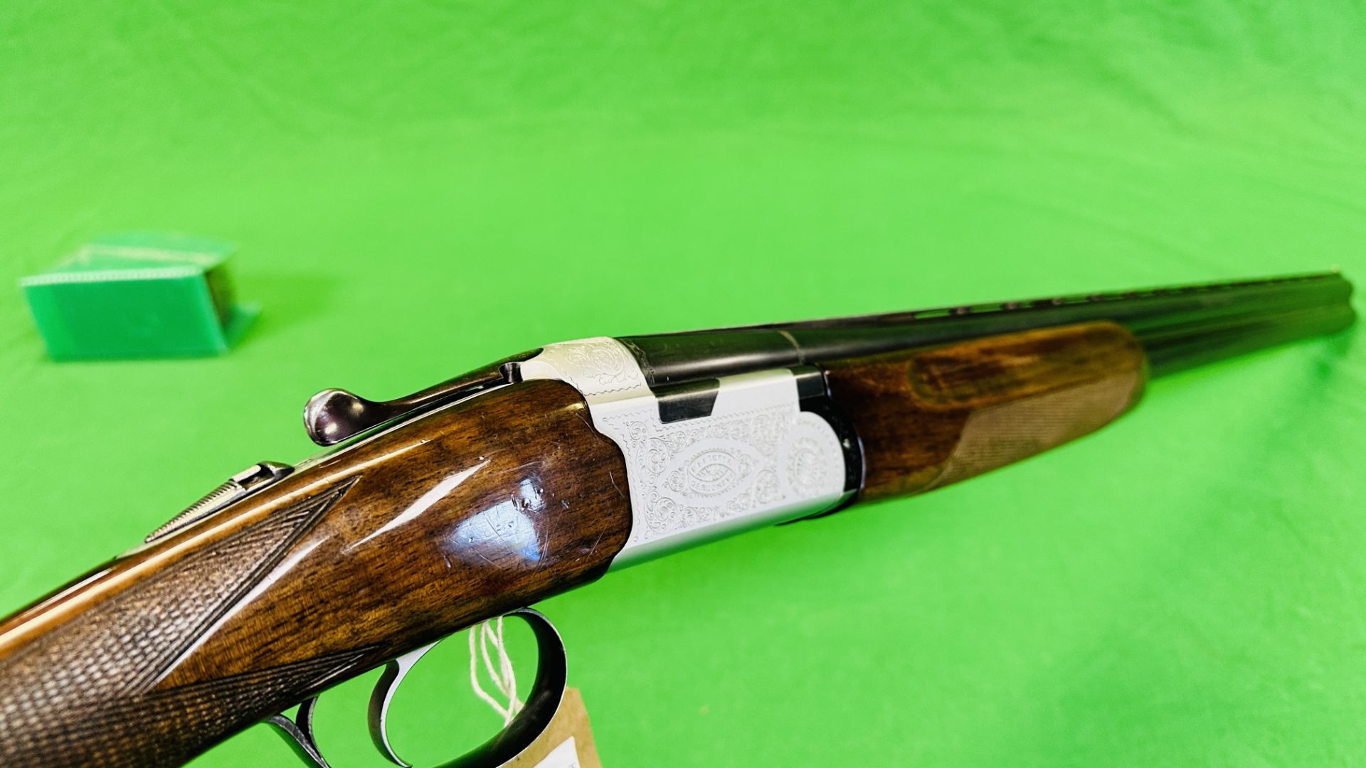 BERETTA 12 GAUGE OVER AND UNDER SHOTGUN #B270195B, MODEL S56E, 28" BARRELS, - Bild 12 aus 16