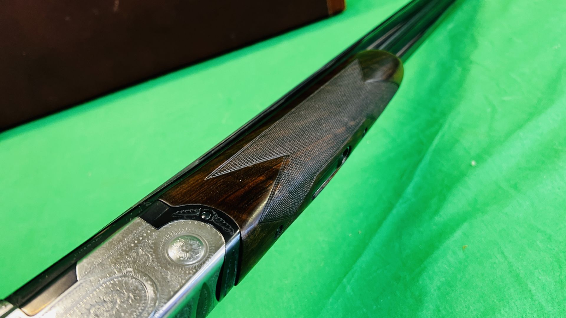 BERETTA 12 BORE OVER AND UNDER SHOTGUN #D48461B, 28" FIXED CHOKE BARRELS, ENGRAVED SIDE PLATE, - Image 22 of 36