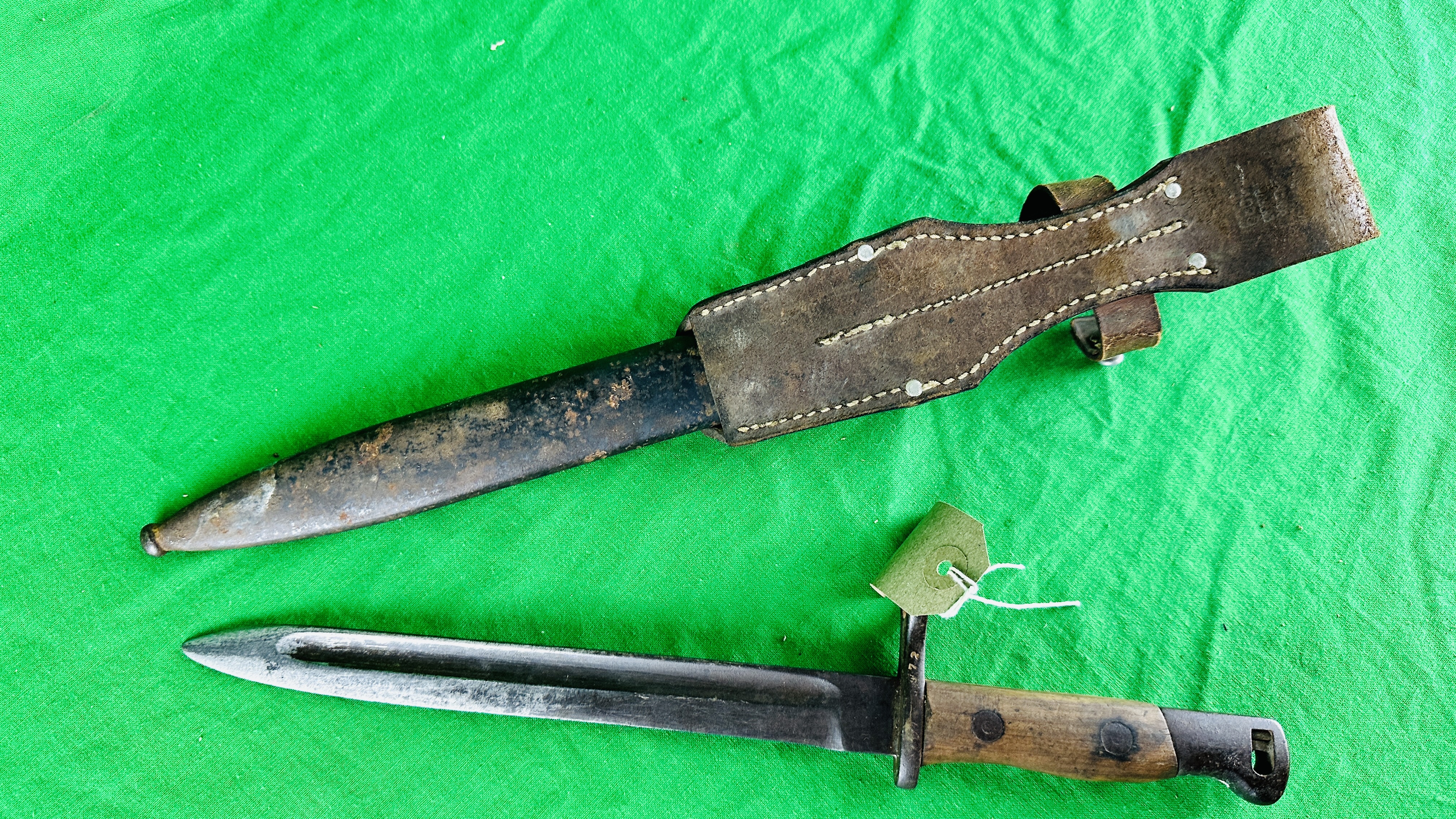 WWI SIMPSON & CO BAYONET WITH SCABBARD AND LEATHER FROG - NO POSTAGE OR PACKING AVAILABLE. - Image 14 of 14