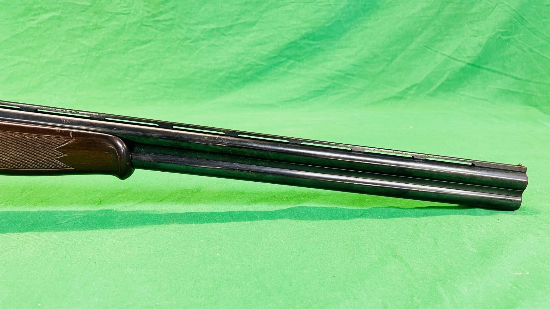 LANBER 12G OVER AND UNDER SHOTGUN 271/2" FIXED CHOKE BARRELS, - Image 5 of 16