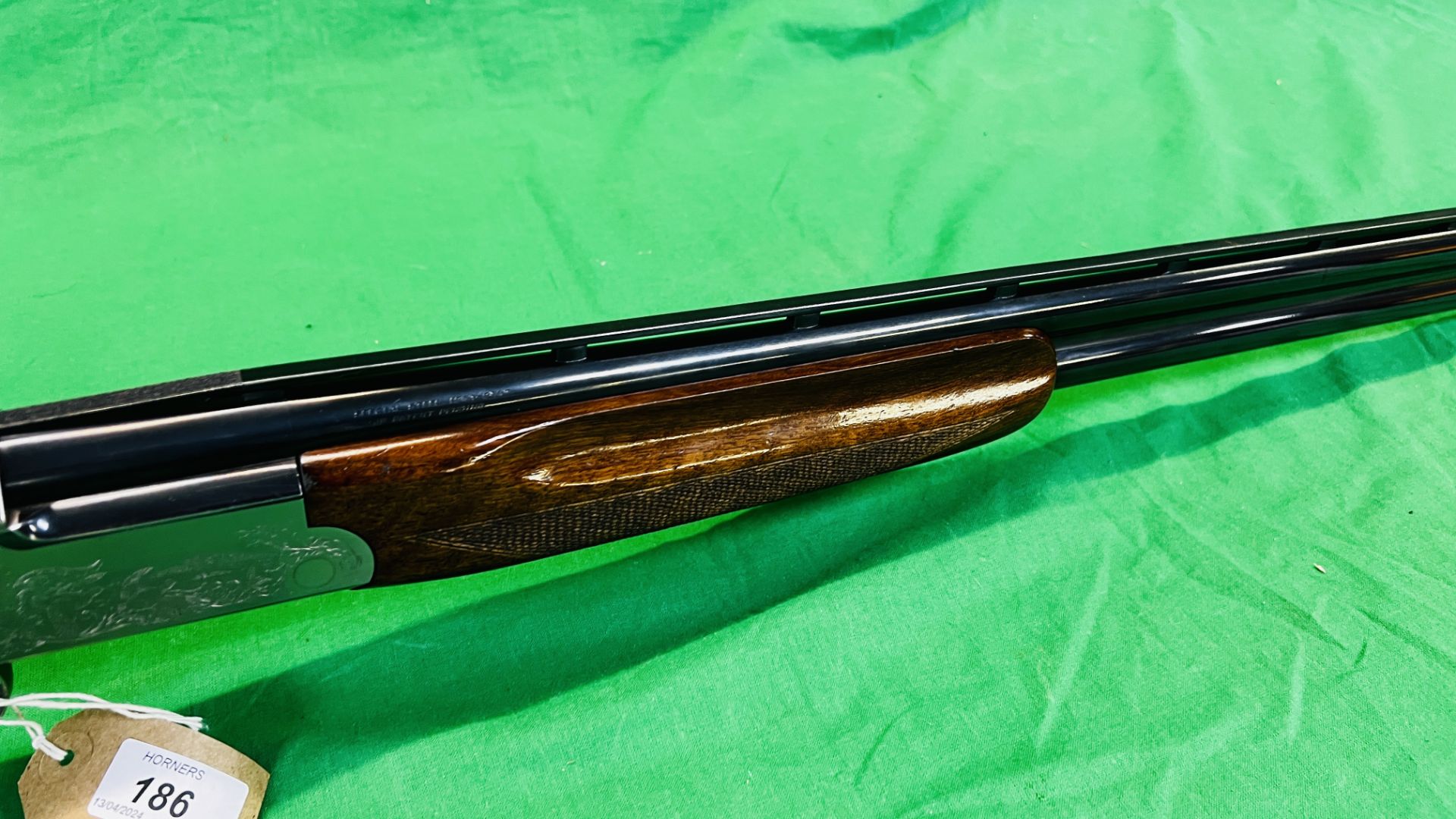 MIROKU 12 BORE OVER AND UNDER SHOTGUN MODEL 3000, #63017PW, 28" MULTI CHOKE BARRELS, - Image 5 of 23