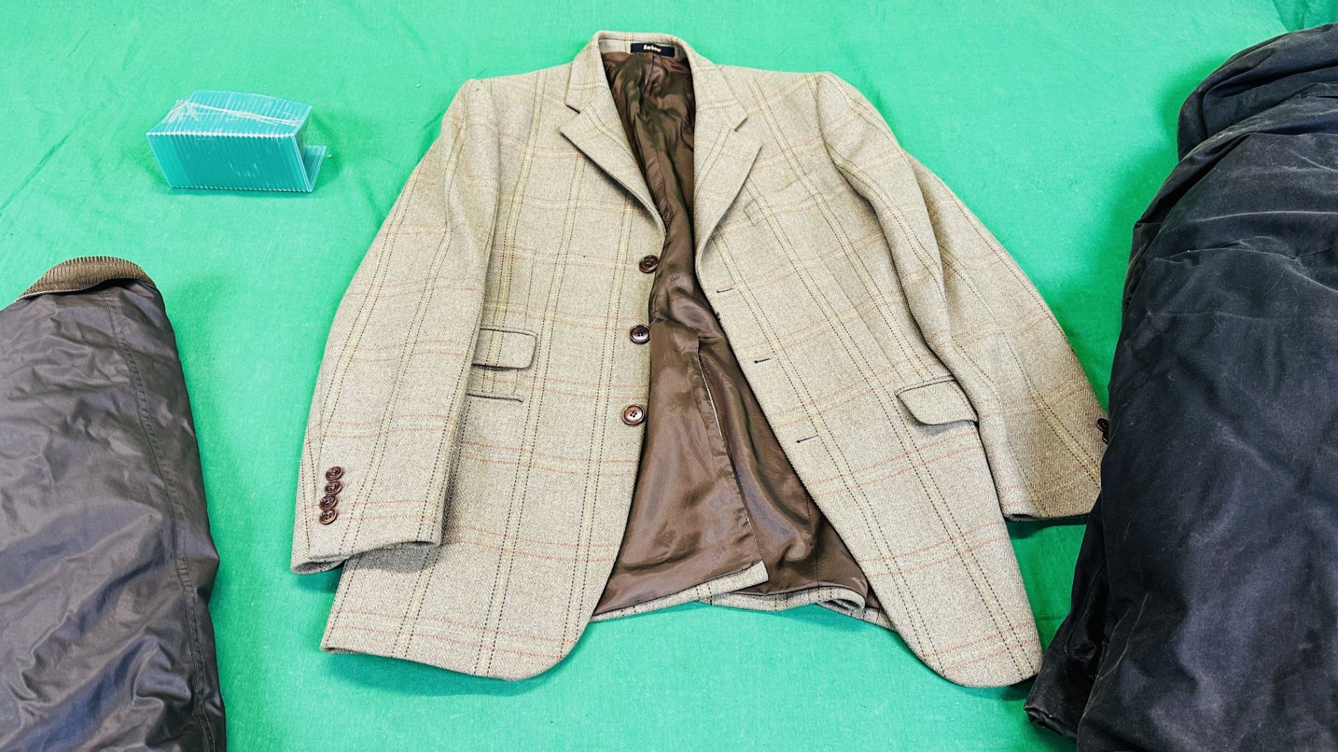 FIVE GENTS JACKETS TO INCLUDE BARBOUR TWEED JACKET, P.G. - Image 14 of 17
