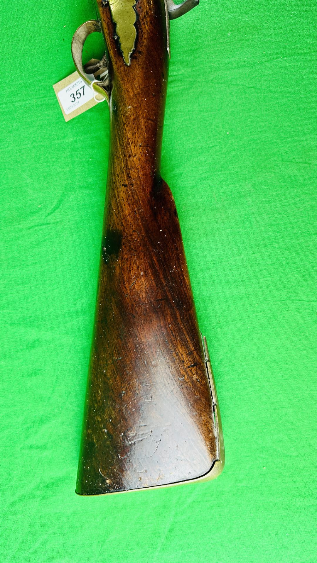 ANTIQUE PERCUSSION CAP MUZZLE LOADING SHOTGUN WITH LOADING ROD -COLLECTORS PIECE, - Image 17 of 18