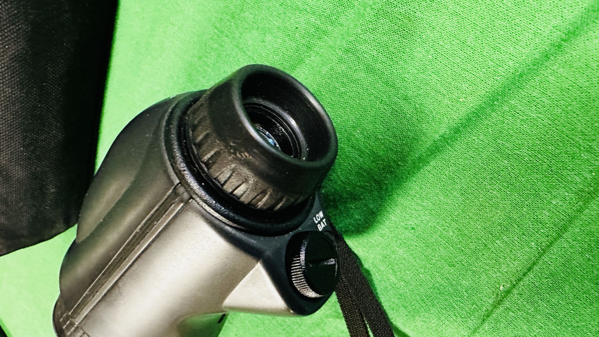 A NEWCON NIGHT VISION SCOPE IN CASE. - Image 4 of 5
