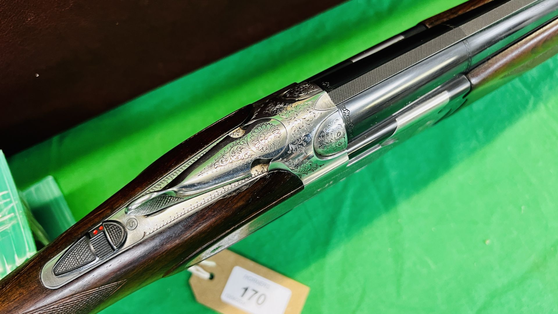 BERETTA 12 BORE OVER AND UNDER SHOTGUN #D48461B, 28" FIXED CHOKE BARRELS, ENGRAVED SIDE PLATE, - Image 6 of 36