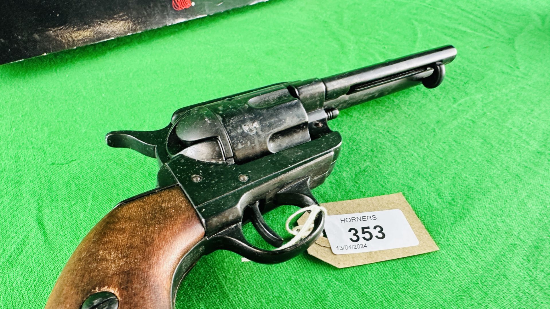 A REPLICA 6 SHOT REVOLVER IN DENIX BOX - (ALL GUNS TO BE INSPECTED AND SERVICED BY QUALIFIED - Image 7 of 8