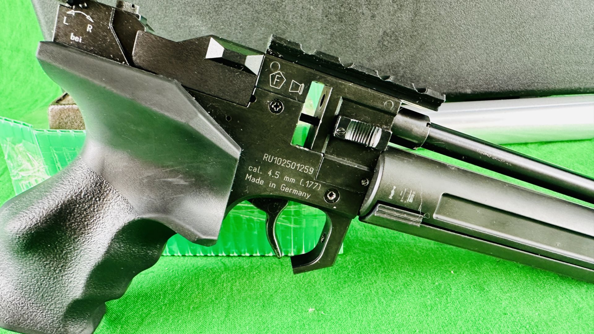 ROHM TWIN MASTER ACTION Co2 AIR PISTOL COMPLETE WITH ONE 8 SHOT MAGAZINE AND A ROHM SILENCER IN - Image 2 of 11