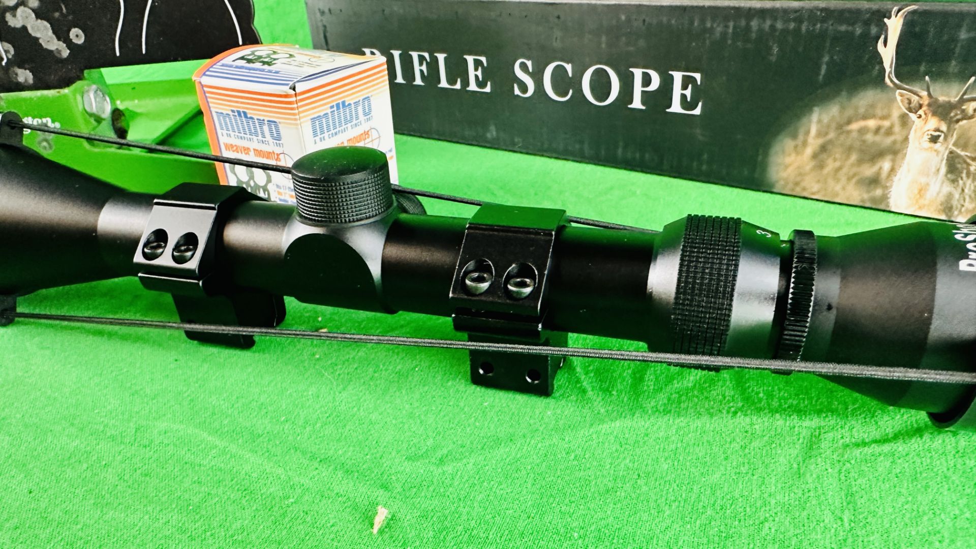 A KNOCK DOWN HOG TARGET & RIFLE SCOPE WITH MOUNTS - Image 5 of 8