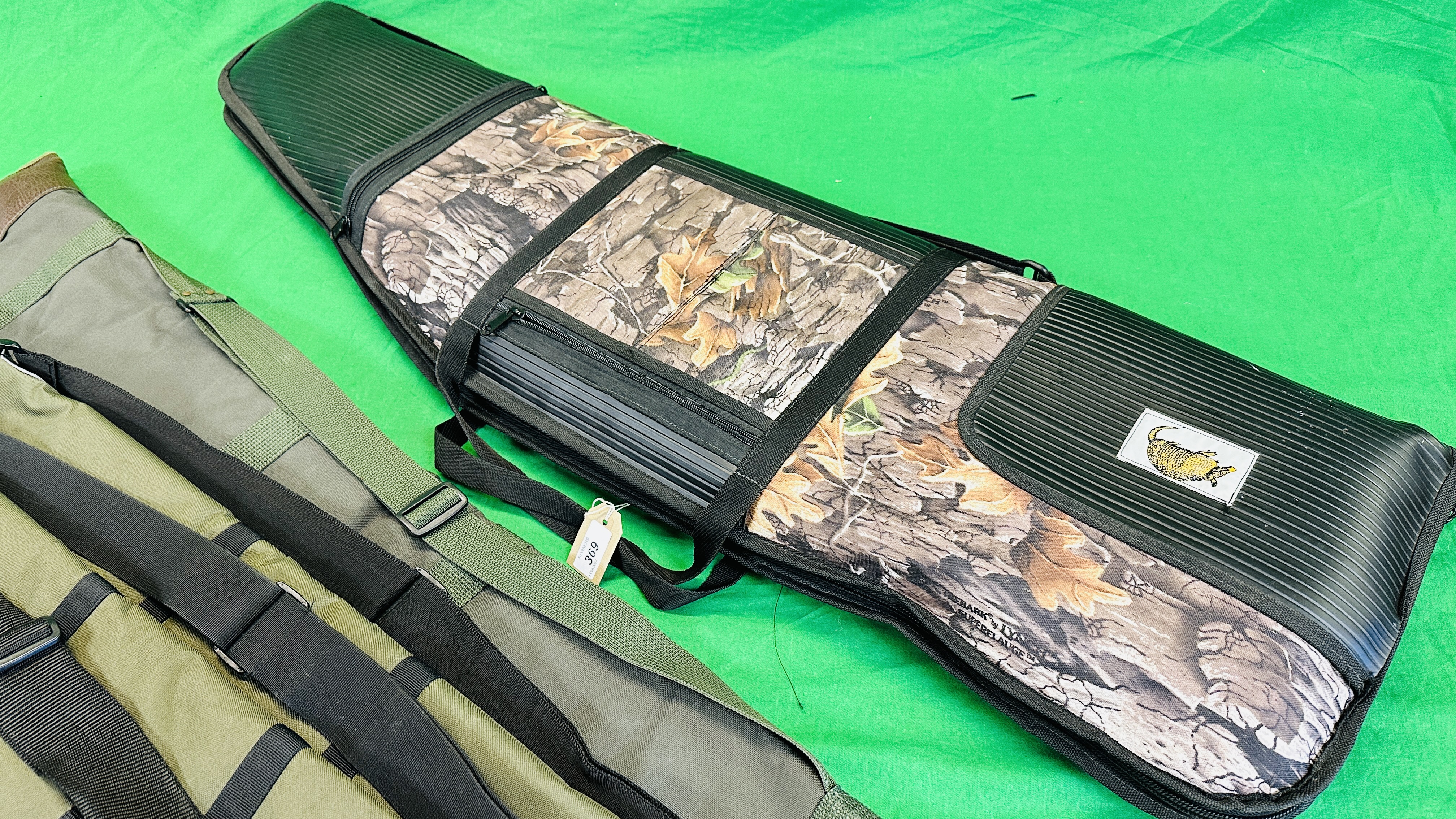 SIX CANVAS GUN SLIPS TO INCLUDE PADDED GUN GEAR PRODUCTS CAMO SLIP. - Image 2 of 9